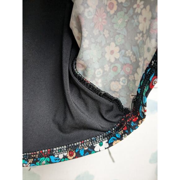 Land's End Women's Swim Top Tankini Wrap V-Neck Floral Underwire Size 6 DDD - Picture 7 of 9